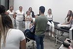 Palestra sobre cuidados com o cabelo e penteados para o dia a dia