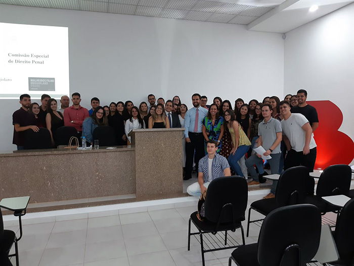 Alunos de Direito do IIES participam de palestra na Casa da Advocacia e da Cidadania